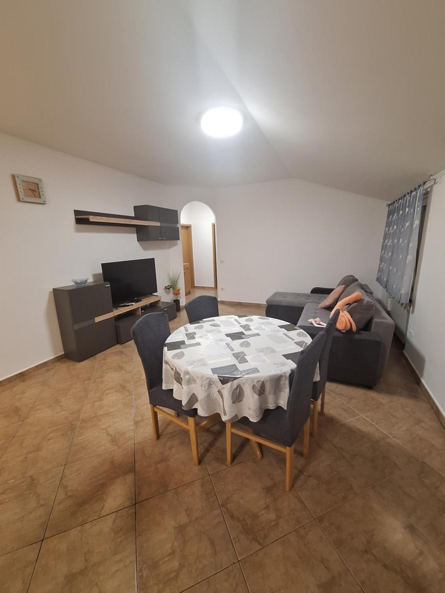 App Keti Apartment Umag Luaran gambar